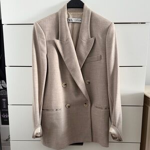 Zara Beige Double-Breasted Blazer